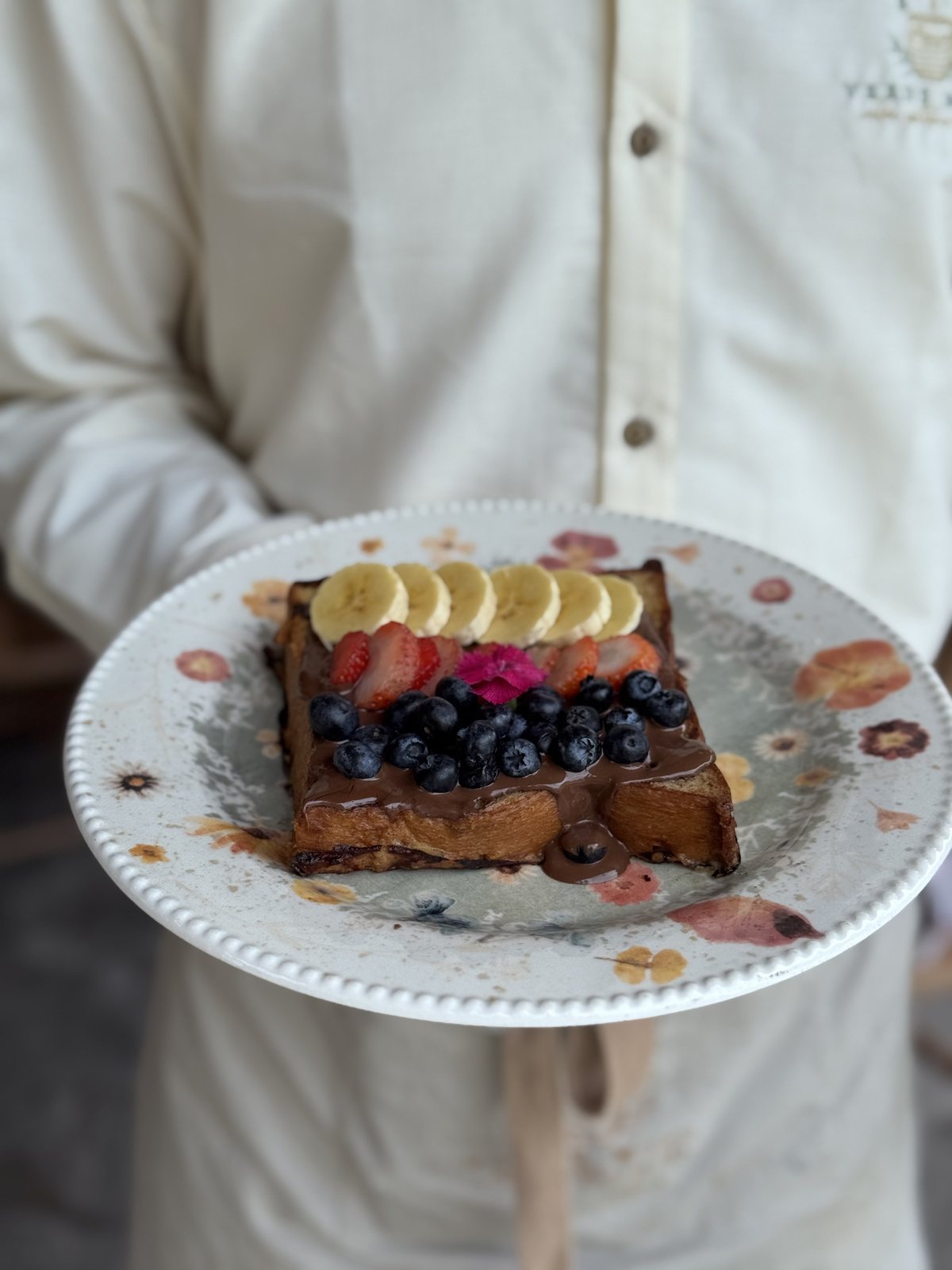 Tostada con nutella y frutas frescas